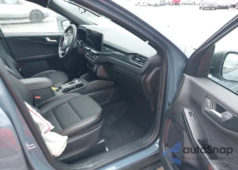 2024 Ford Escape St Line z USA, uszkodzony, nr VIN 1FMCU0MZ7RUA98522